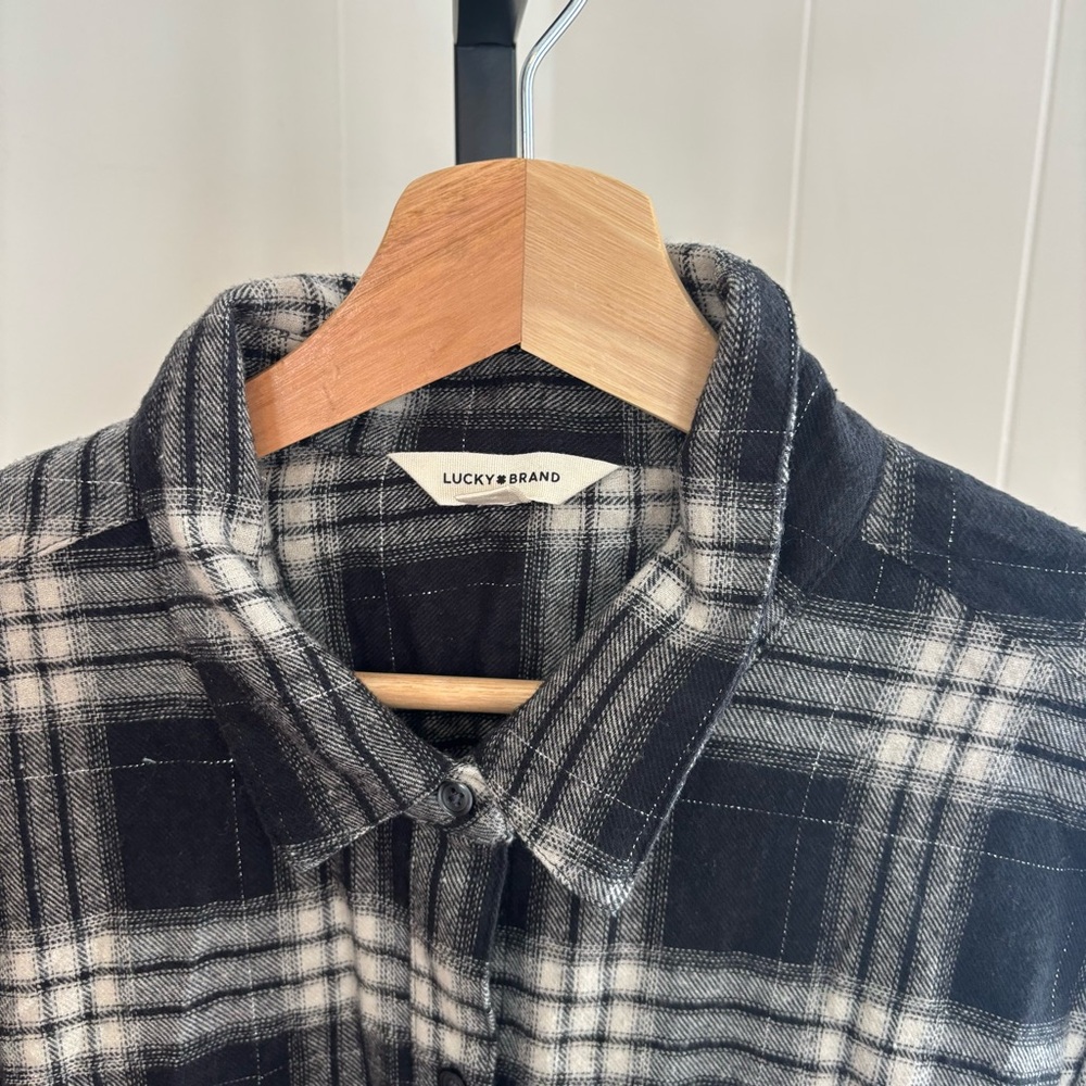 Lucky Brand Women’s Med Button Up Black Plaid Cotton Blend Shirt Shiny Threading